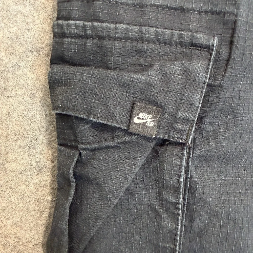 Nike SB Skateboards Ripstop Cargo‎ Pants Mens 32 Black Skater cv4699-010